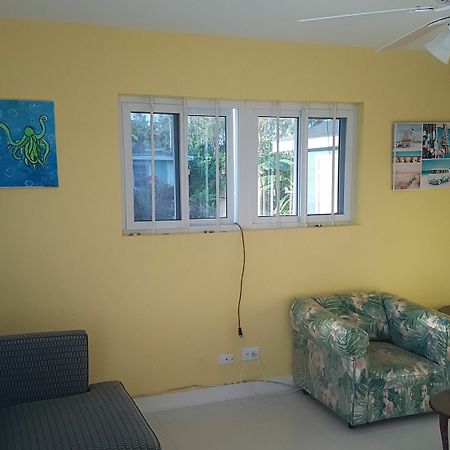 Bahama Breeze Apartments Nassau Luaran gambar
